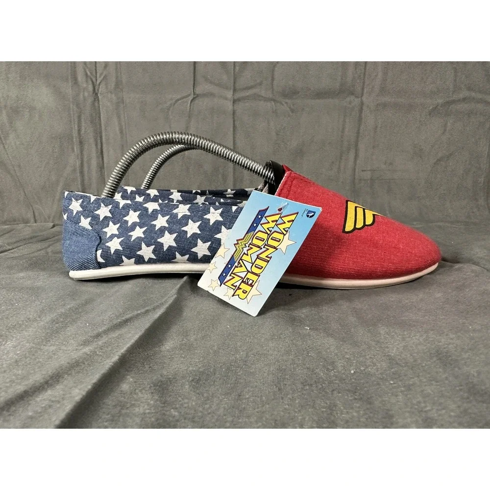 DC Comics Wonder Woman Canvas Slip On Shoes Adult Size Large Fits Most NEW
